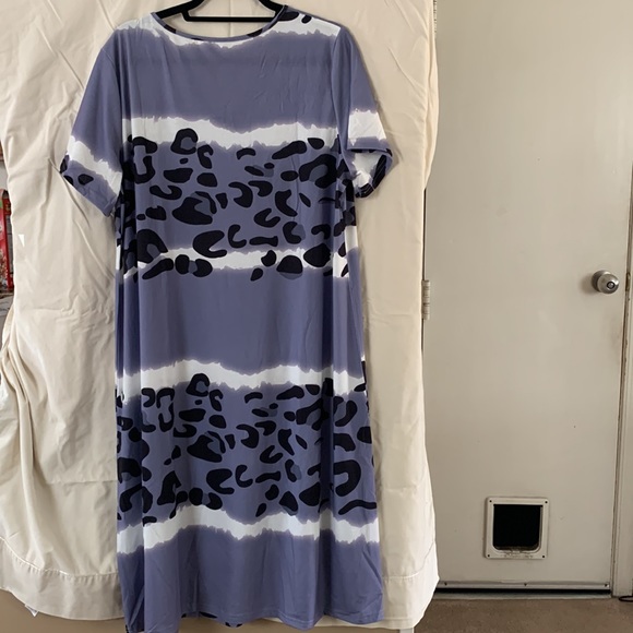 V neck maxi dress. Purple, white & black short sleeve leopard print. New in bag - Picture 3 of 8